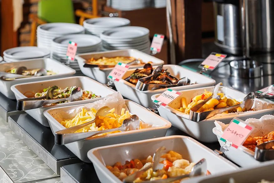 画像：ランチビッフェの一例