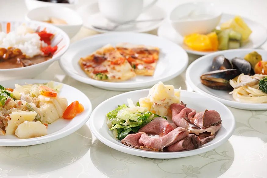 画像：ランチビッフェの一例