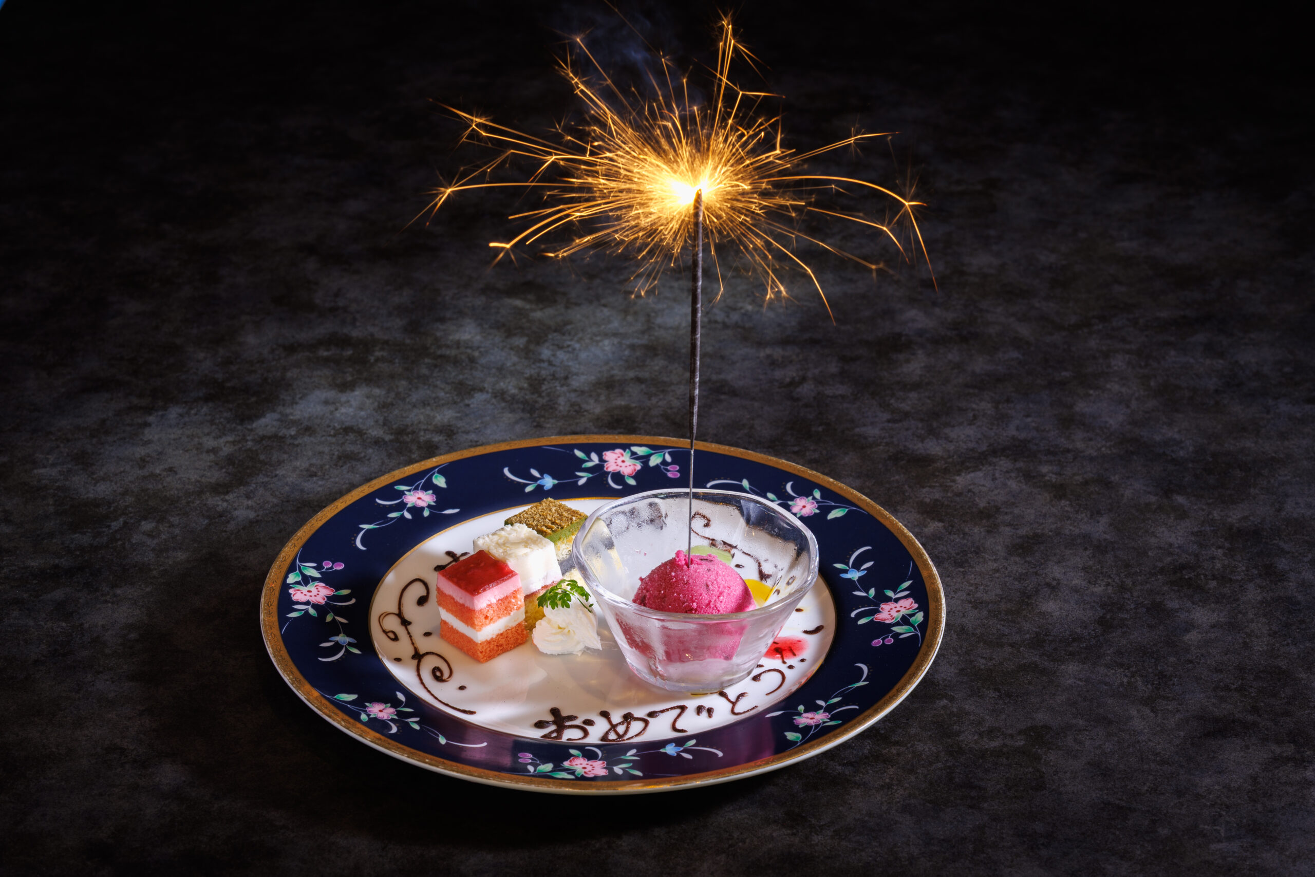 画像：画像：アニバーサリーデザート